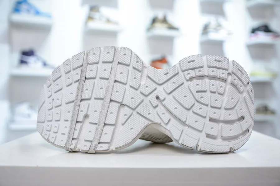 BALENCIAGA 3XL Sneakers Parisian Vintage Style