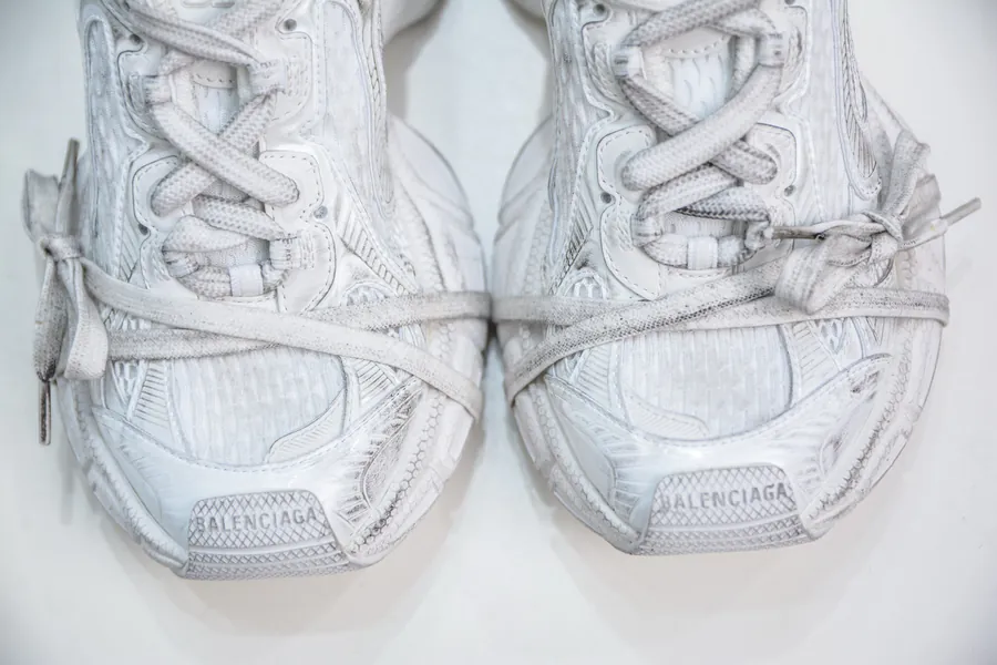 BALENCIAGA 3XL Sneakers Parisian Vintage Style