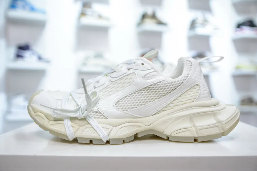 BALENCIAGA 3XL Sneakers Parisian Vintage Style