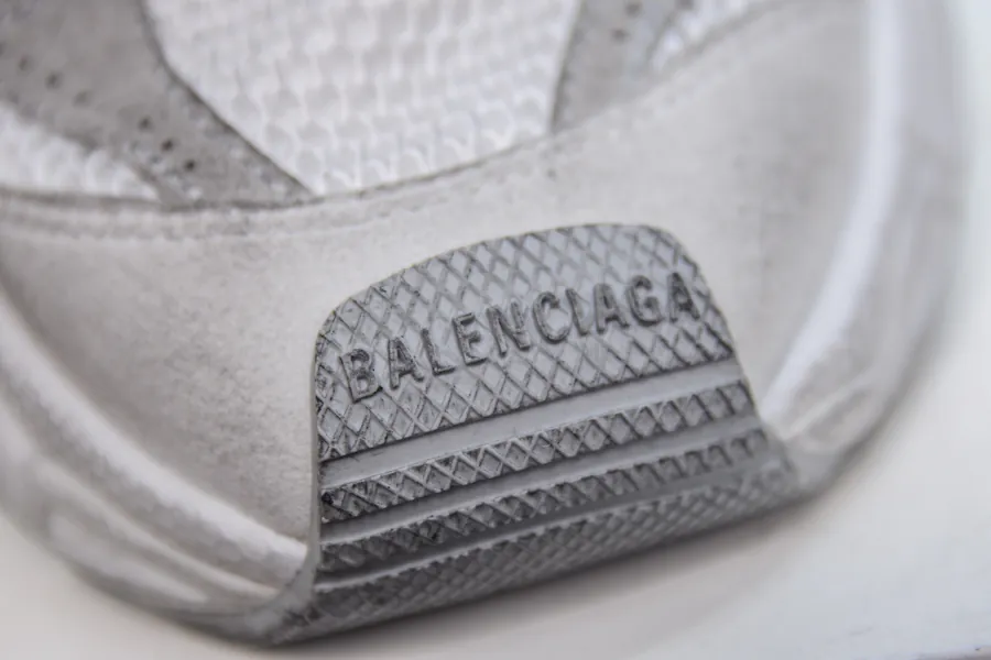 BALENCIAGA 3XL Sneakers Vintage Distressed Edition