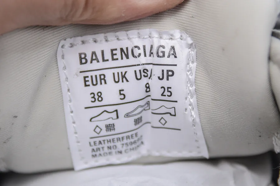 BALENCIAGA 3XL Sneakers Vintage Distressed Edition