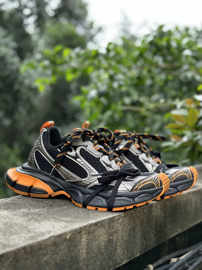 BALENCIAGA 3XL Sneakers