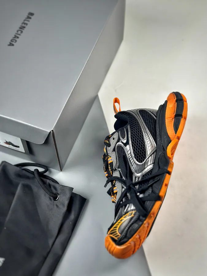 Balenciaga Vintage Runner Sneaker