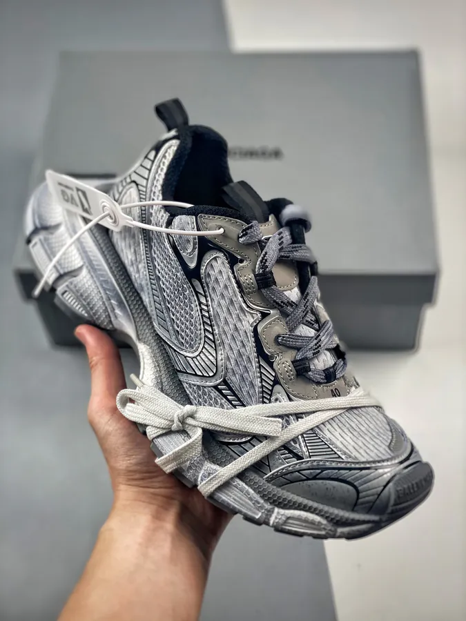 Balenciaga Vintage Runner Sneaker