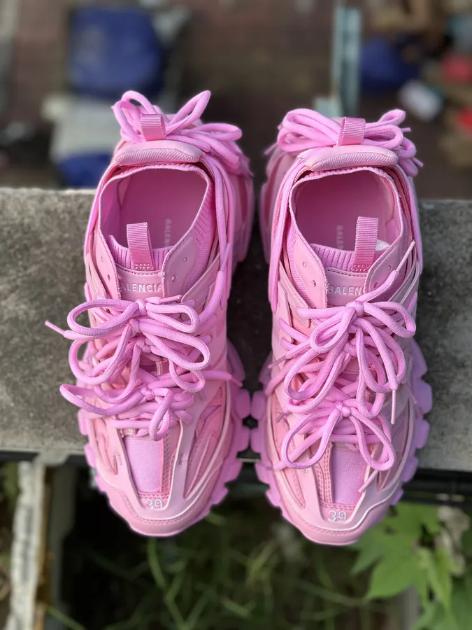 BALENCIAGA Runner Original Parisian Style