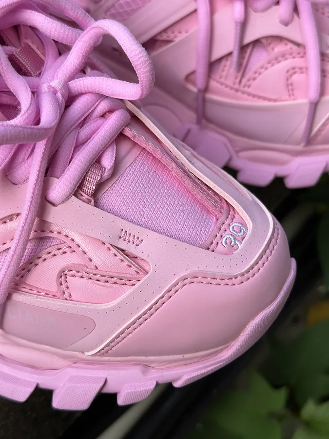 BALENCIAGA Runner Original Parisian Style