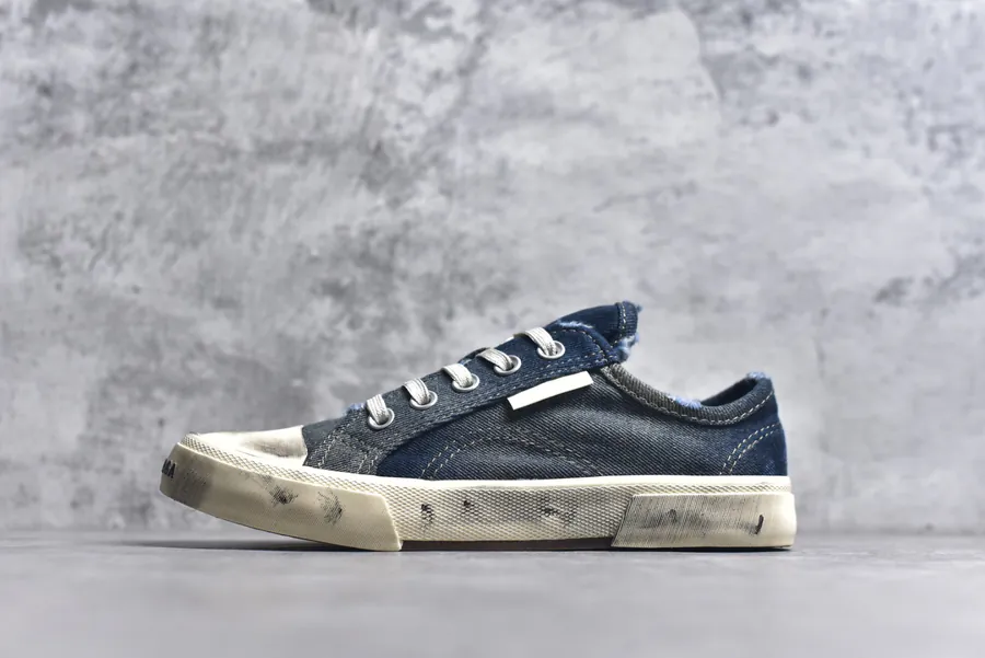 BALENCIAGA Paris Worn Effect Casual Low Top Canvas Sneaker