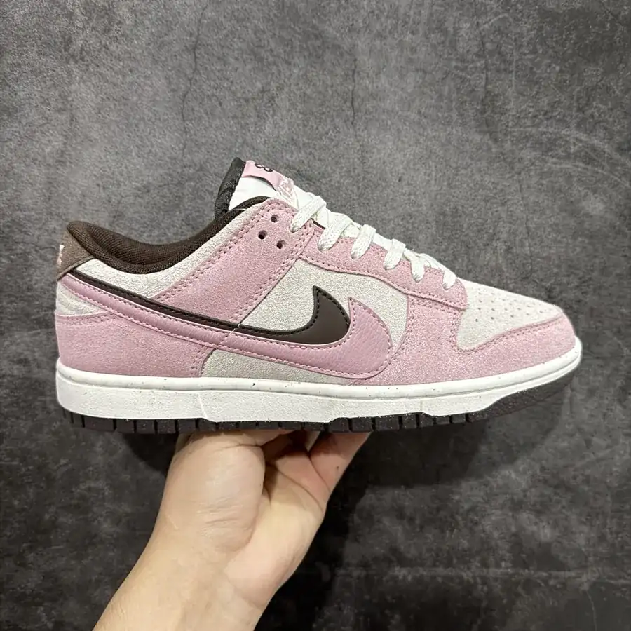 NIKE SB Dunk Low Pink Double Swoosh