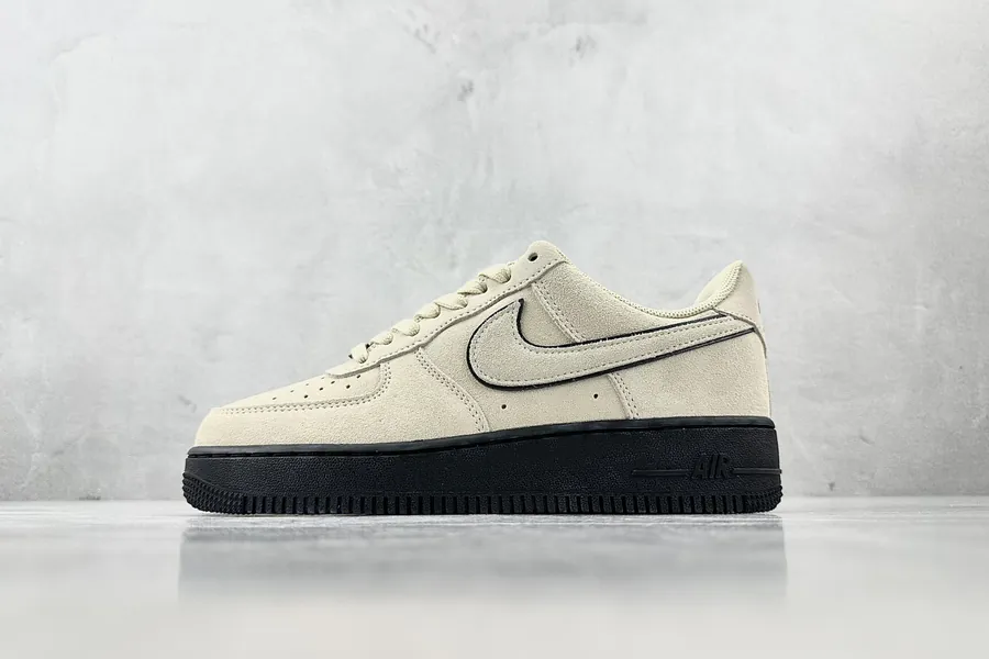 Nike Air Force 1 Low in Light Khaki Brown
