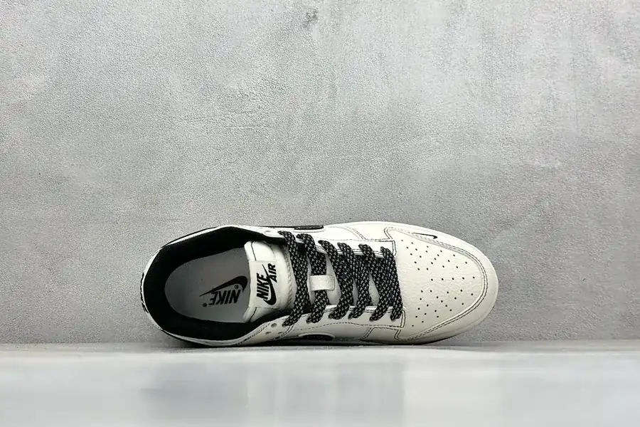 Nike SB Dunk Low OG Version Northern Face Collaboration