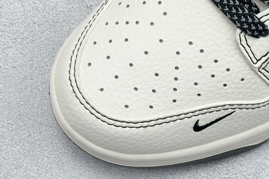 Nike SB Dunk Low OG Version Northern Face Collaboration