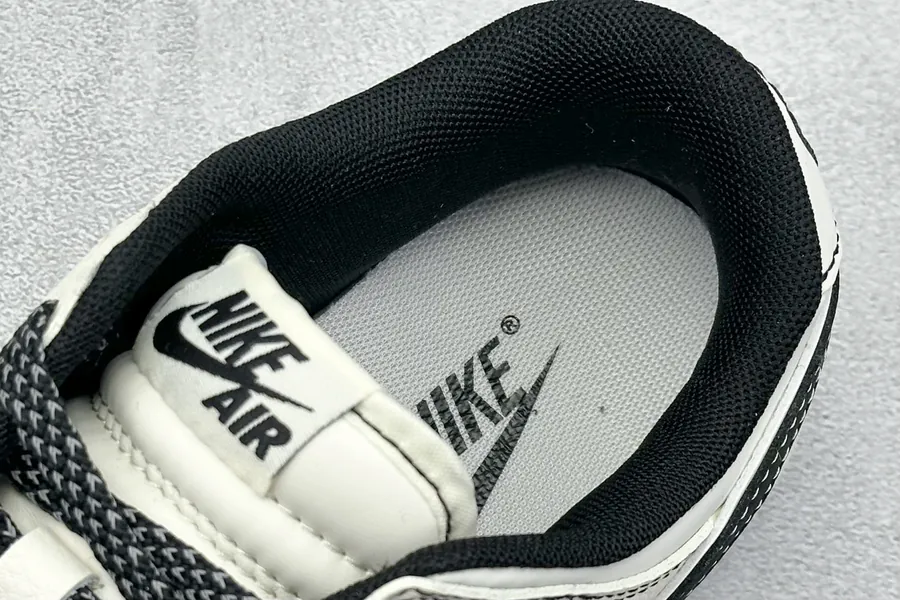 Nike SB Dunk Low OG Version Northern Face Collaboration
