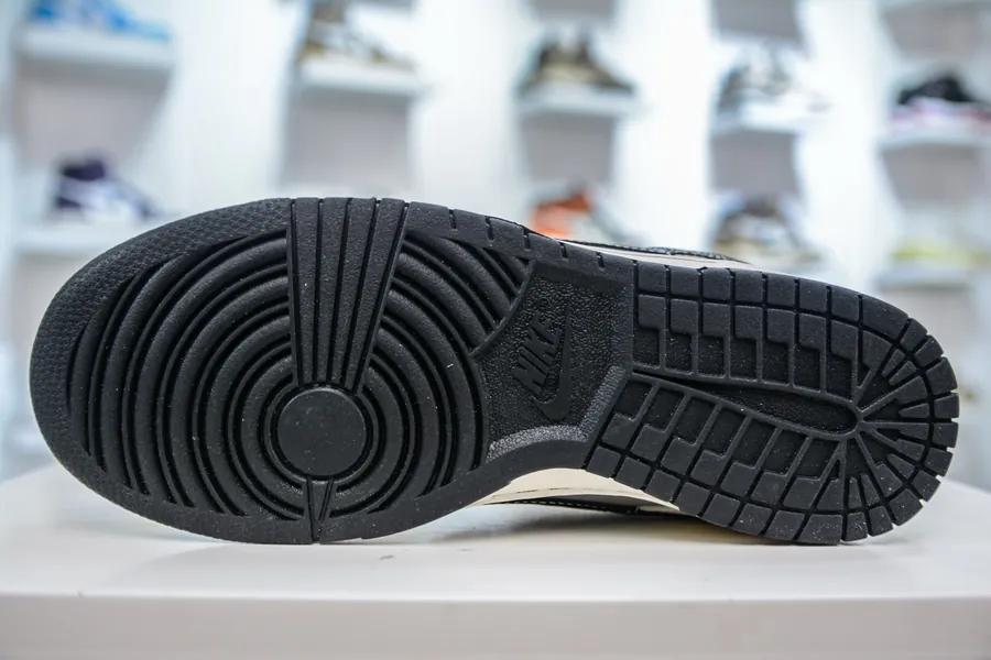 NIKE DUNK LOW Xiaomi Collaboration Exclusive Edition