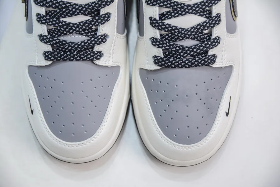 NIKE DUNK LOW Xiaomi Collaboration Exclusive Edition