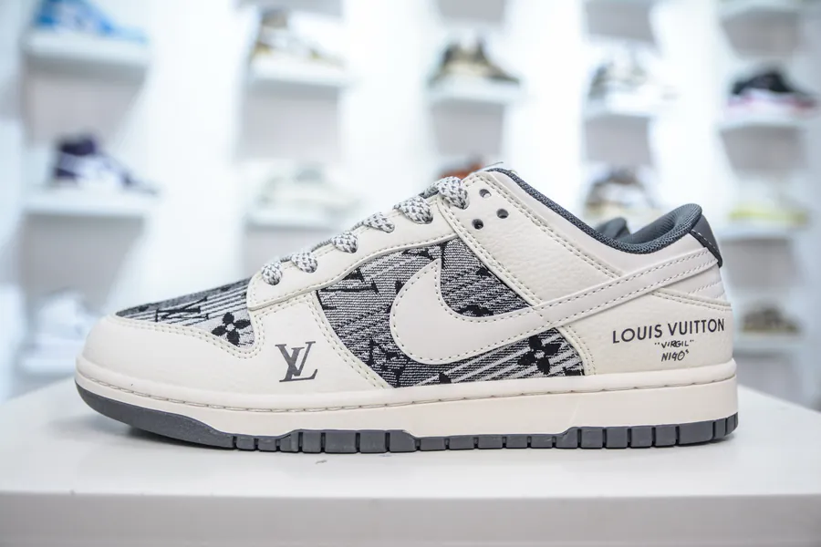 SB Dunk Low x Louis Vuitton Collaboration White Print White Logo