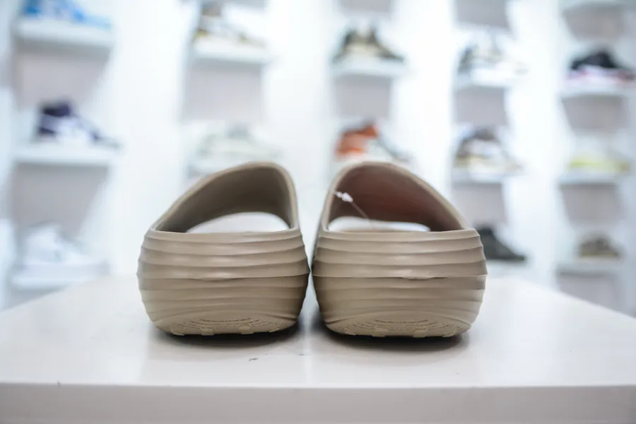 Nike ReactX REJUVEN8 Slide Simple and Comfortable Slides