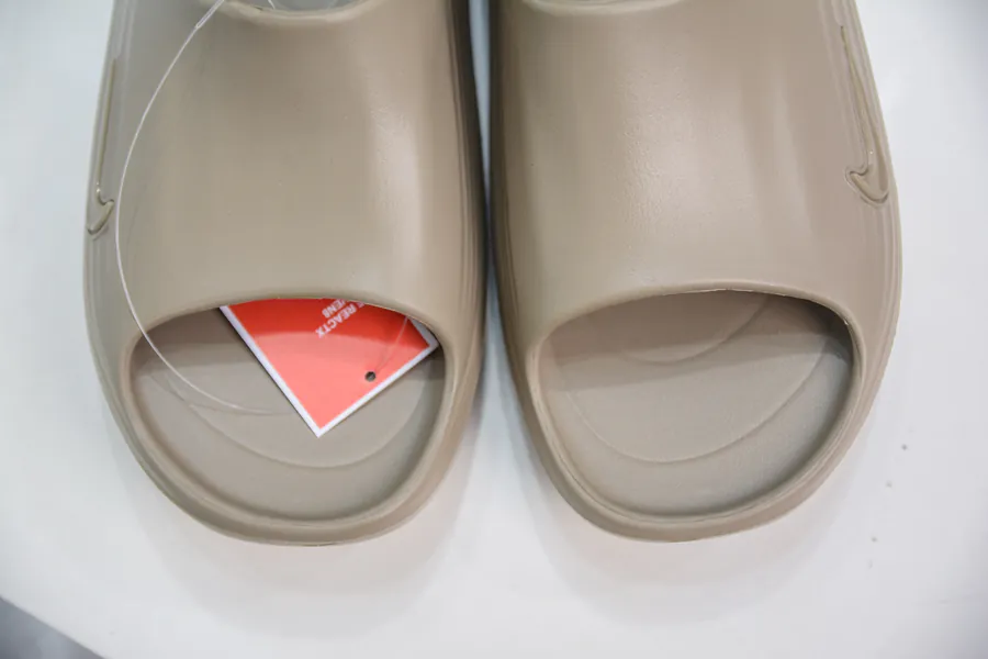 Nike ReactX REJUVEN8 Slide Simple and Comfortable Slides