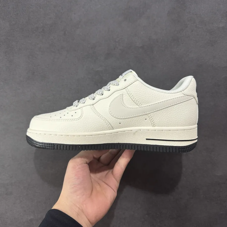 NK Exclusive Air Force 1 07 Low 'Collaboration Cream and Black Sole' Low Sneaker