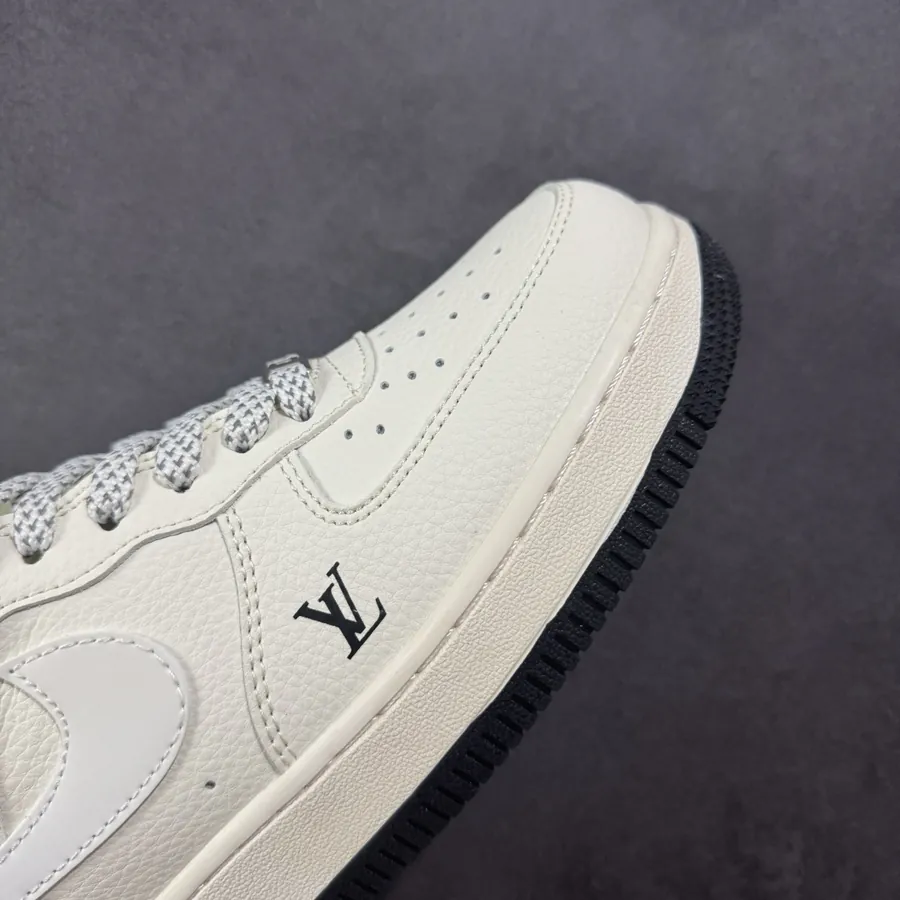 NK Exclusive Air Force 1 07 Low 'Collaboration Cream and Black Sole' Low Sneaker