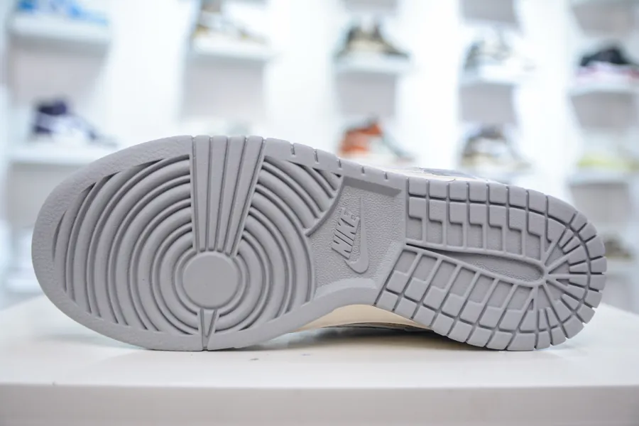 SB Dunk Low x Collaboration White Gray
