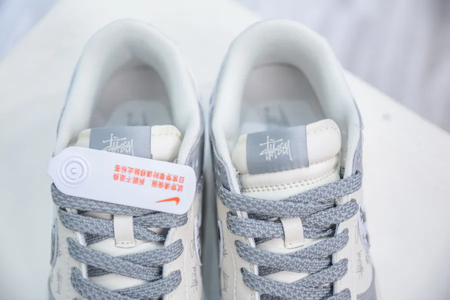 SB Dunk Low x Collaboration White Gray