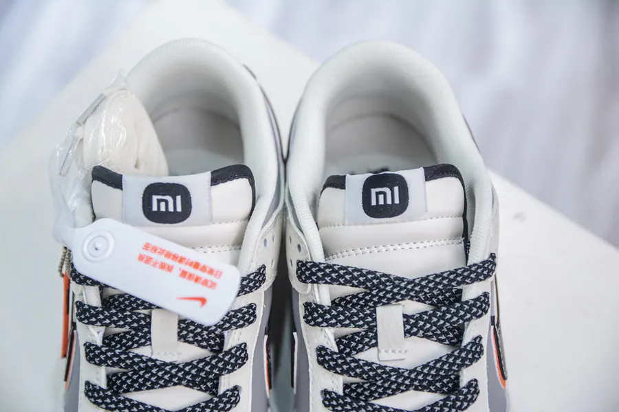 NIKE DUNK LOW Xiaomi Collaboration OG Edition