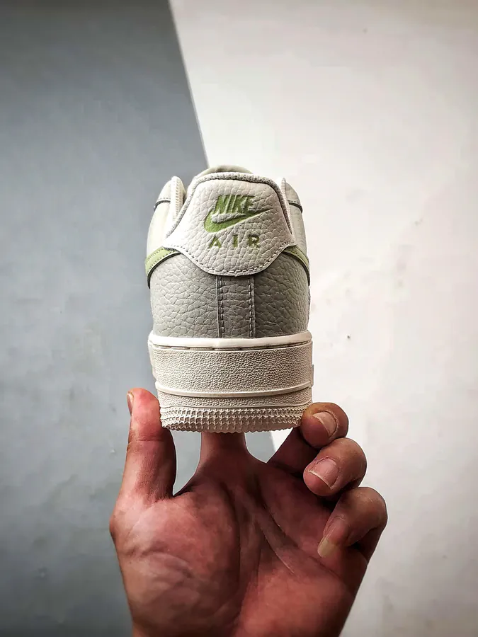 Original Air Force 1 07 Low in Beige Green