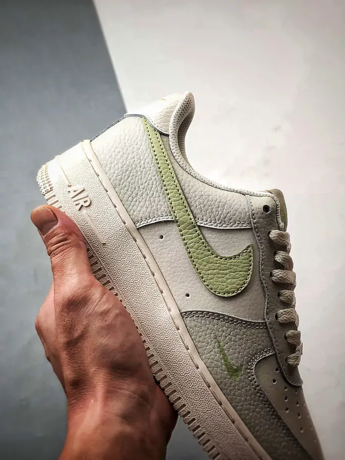 Original Air Force 1 07 Low in Beige Green