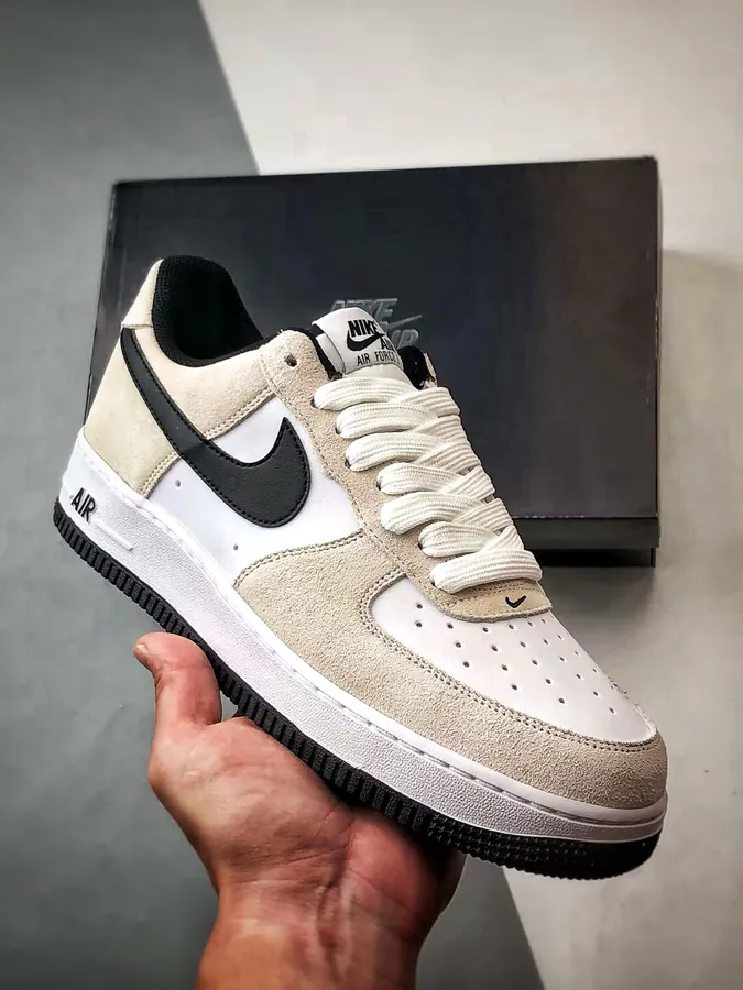 Air Force 1 07 Low by Nike