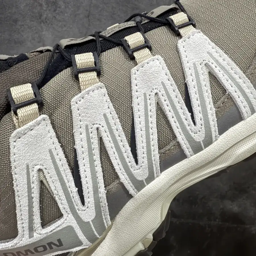 SL300320 Exclusive Original Outdoor Sneaker