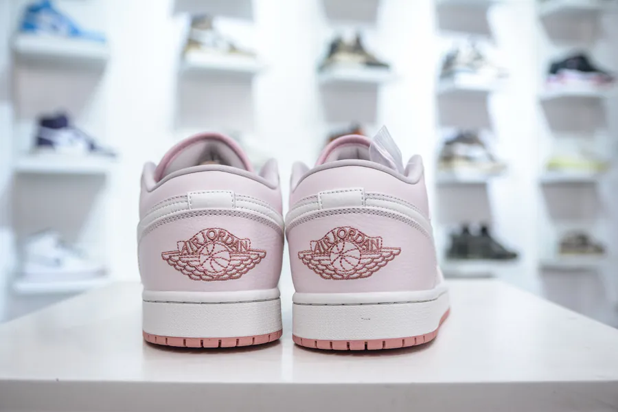 Air Jordan 1 Low IH0823 611