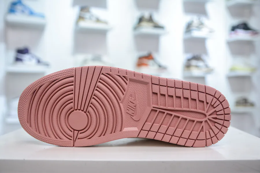 Air Jordan 1 Low IH0823 611