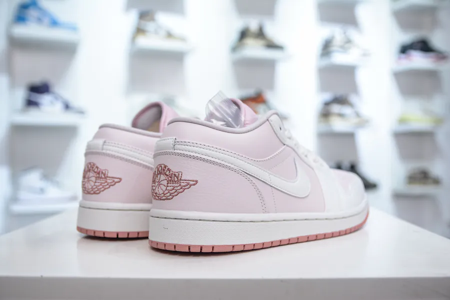 Air Jordan 1 Low IH0823 611