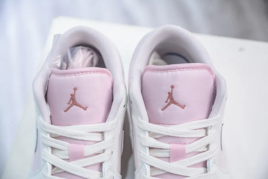 Air Jordan 1 Low IH0823 611
