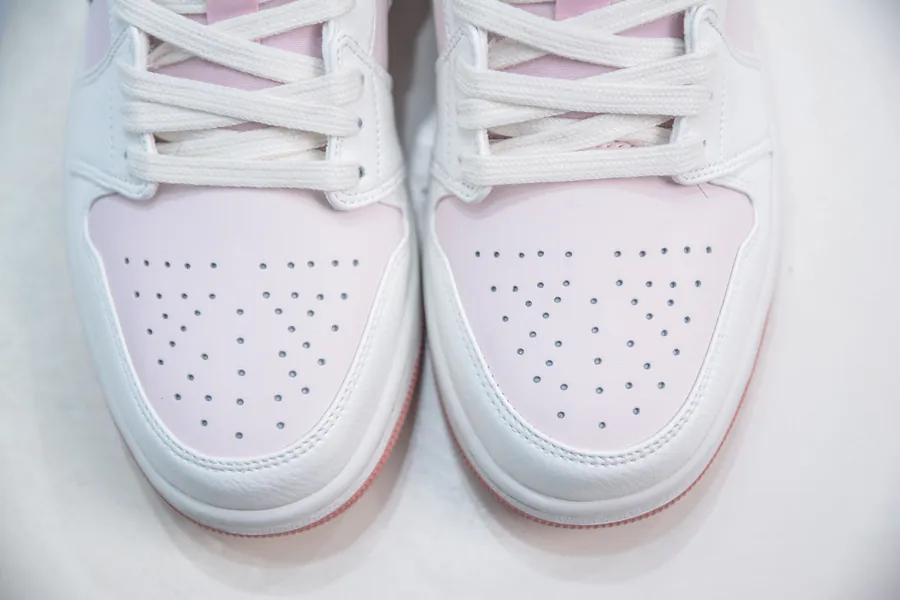 Air Jordan 1 Low IH0823 611
