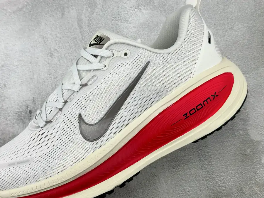 Nike Vomero 18 White Red