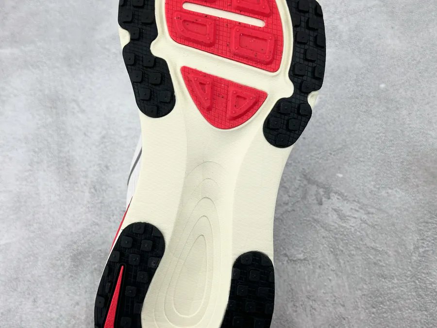 Nike Vomero 18 White Red