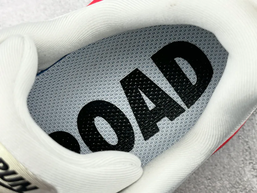 Nike Vomero 18 White Red