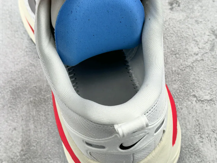 Nike Vomero 18 White Red