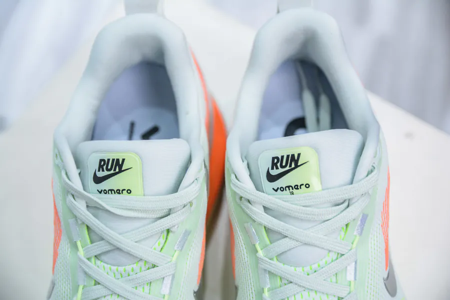 Nike Air Zoom Vomero 18 Running Shoes