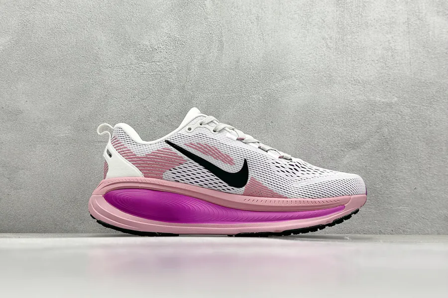 Nike NK Zoom VOMERO 18 Lightweight Running Shoes