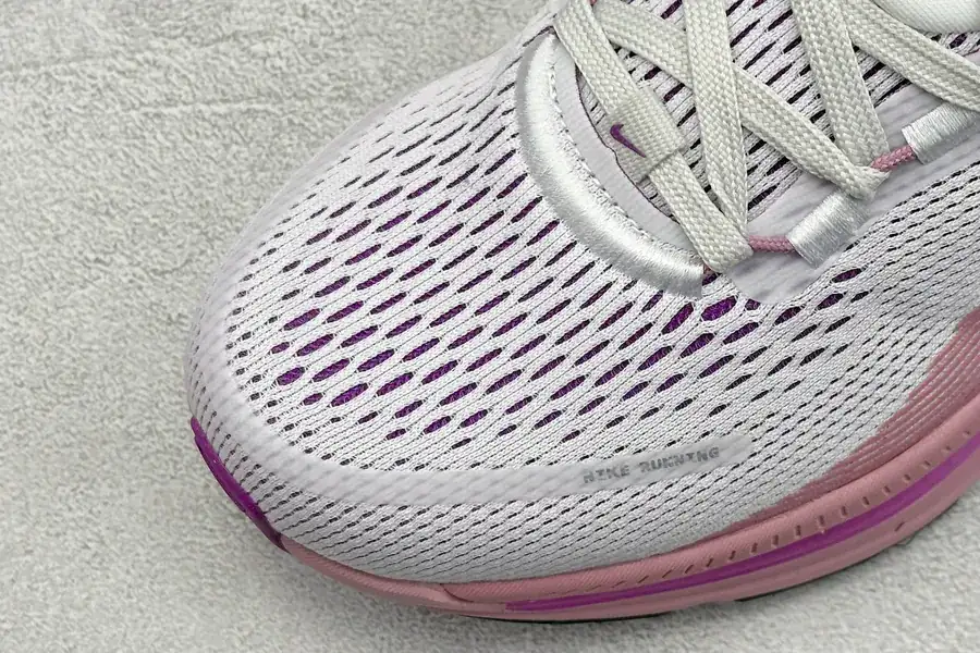 Nike NK Zoom VOMERO 18 Lightweight Running Shoes