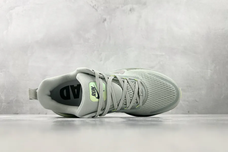 Nike Vomero 18 in Grained Calfskin