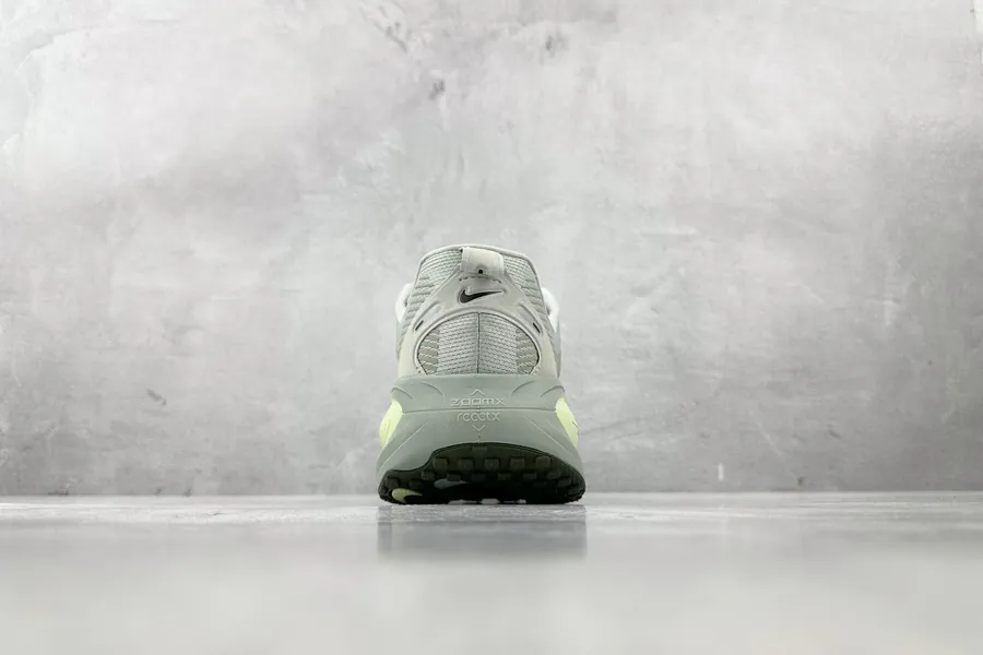 Nike Vomero 18 in Grained Calfskin