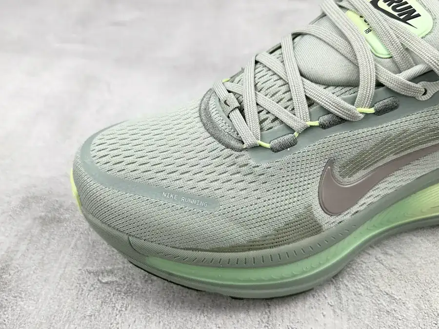 Nike Vomero 18 Premium Original