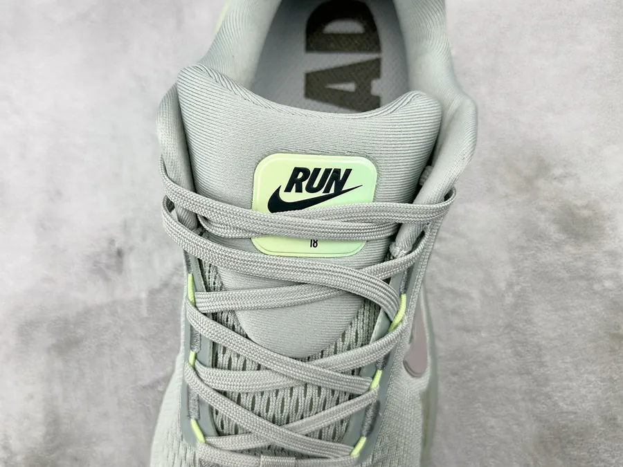 Nike Vomero 18 Premium Original