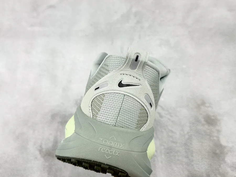 Nike Vomero 18 Premium Original