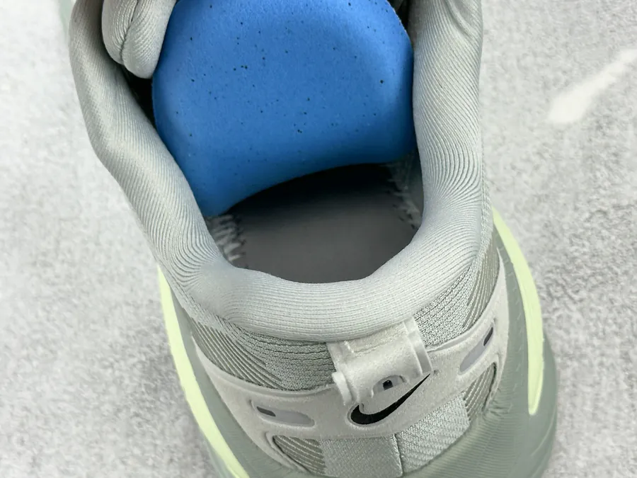 Nike Vomero 18 Premium Original