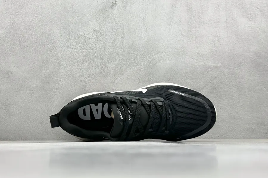 Nike NK Zoom VOMERO 18 Lightweight Running Shoes