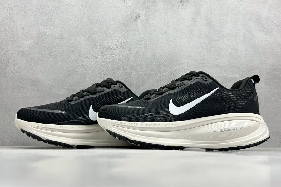 Nike NK Zoom VOMERO 18 Lightweight Running Shoes